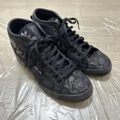 美脚効果】adidas ハイカット花柄 24.5 黒スニーカー廃盤モデル - メルカリ