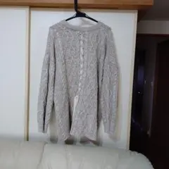 ベージュ ケーブル編み オーバーサイズニット