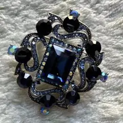 ヴィンテージ風　ブローチ クリスタル調ストーン装飾　ブローチ　ペンダントヘッド