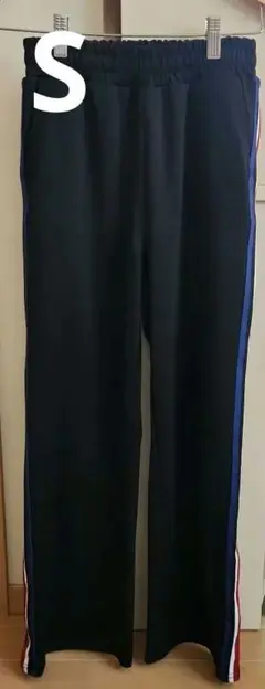 トラックパンツ