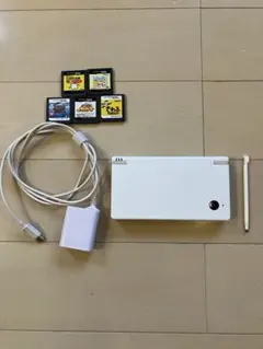 ニンテンドーDSi ホワイト ACアダプタ付 ソフト5本付