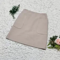 【クチュールブローチ】ひざ丈タイトスカート❣️バックジップ ワールド ベージュ М