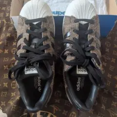 Item thumbnail for item 5ac3290a-a5cc-4fd9-861f-be4e8ab0b6c3