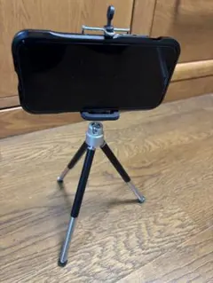 ミニ三脚 スマホホルダー付き 卓上スタンドのサムネイル