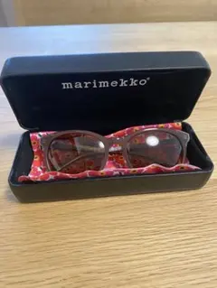 マリメッコ　サングラス ケース付きのサムネイル