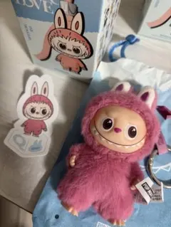 ラブブ LABUBU ぬいぐるみ キーホルダー イニシャル Ｑ