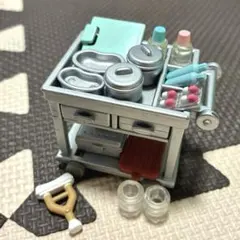 【廃盤品 ！】シルバニアファミリー 森の病院 あこがれナース 薬 回診車 小物