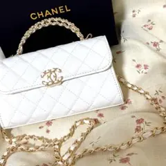 CHANEL〈シャネル〉ノベルティ　ホワイト ショルダーバッグ　ホワイトシャドー