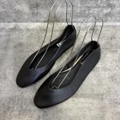 【美品】ZARA■フラットシューズ★ブラック★Vカット【24.5cm】