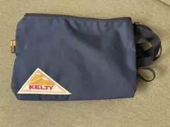 【KELTY/ケルティ】 ナイロンサコッシュフラットポーチS　ネイビー