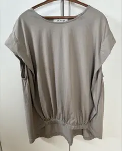 接触冷感グレージュ　トップスFのサムネイル
