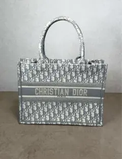 Item thumbnail for item a1f5d604-425b-4bf2-835f-74dad8e4d74a