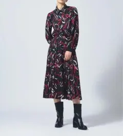 アートプリントビジューブラウス　アートプリントプリーツスカート　セットアップ