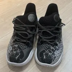 Under Armour Curry11 バスケットボールシューズのサムネイル