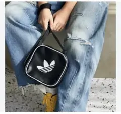 美品　アディダス　ショルダーバッグのサムネイル