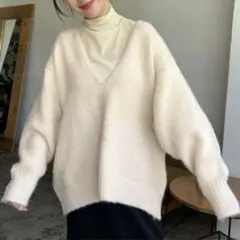 【美品】titivate ふわもこ 深Vネック オーバーサイズニット アイボリー