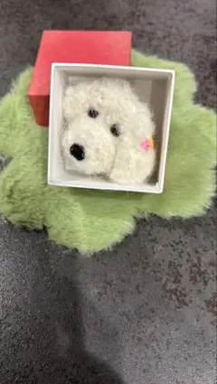 トイプードルの羊毛フェルトブローチ ハンドメイド　クリーム