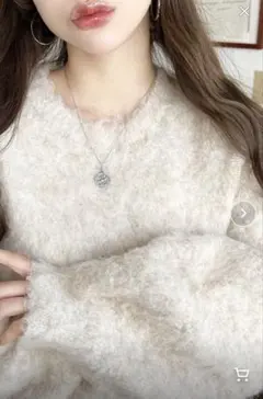 新品 moment+クルーネックサイドスリットブークレシャギーニットプルオーバー