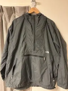 The North Face グレー ナイロンジャケット フード付き