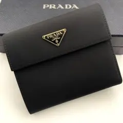 プラダ 財布 二つ折り サフィアーノ 三角プレート コンパクト 小型