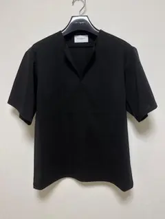 美品RAINMAKERレインメーカー22SS防シワ素材スリットネックTシャツ黒3のサムネイル