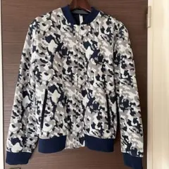 ZARA MAN 迷彩柄フード付きジップアップジャケット