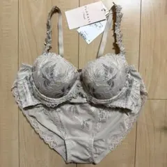 FLORALE by Triumph 612 ブラジャー ショーツ セットアップのサムネイル