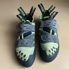 Item thumbnail for item 5b758303-917f-4bd2-b5fe-8c22c380423e