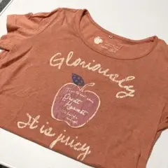 ★150円　レディースM りんごレトロ柄Tシャツ