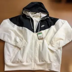 NIKE フード付きナイロンジャケット ホワイト/ブラック