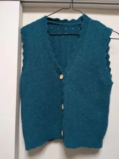 新品　ニットベスト ボタン付き　青　緑　フリーサイズ