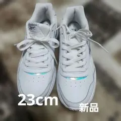 値下げ　新品　Reebok ホワイトスニーカー
