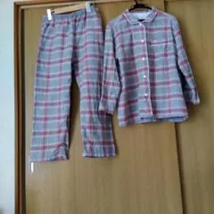 グレーと赤のチェック柄パジャマ Lサイズのサムネイル