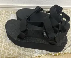 Teva スポーツサンダル ブラック　厚底のサムネイル