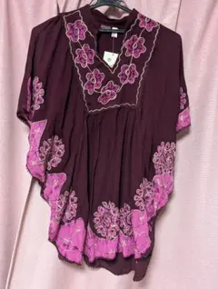 刺繍付きワインレッドチュニック　タグ付き　新品未使用