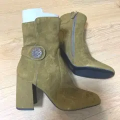 スエードショートブーツ