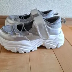 厚底スニーカー メタリックシルバーのサムネイル