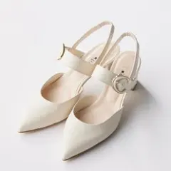 新品 DIANA バックベルトパンプス 22.5 アイボリー