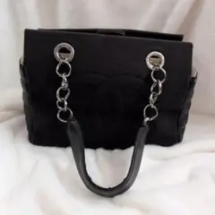 CHANEL チョコバー キャンバス チェーン トートバッグ ブラックのサムネイル
