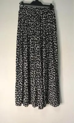 クラシカルエルフふわり、揺れる。一目置かれる魅惑のプリーツスカート