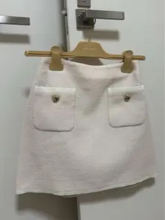 miumiu ミニ丈スカート