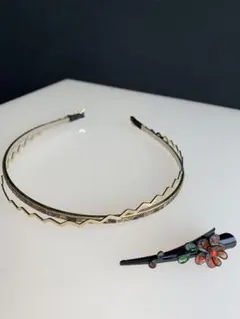 未使用★金色ジグザグヘアバンドと花飾りヘアクリップセット