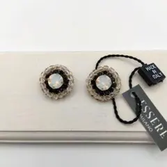 新品/未使用 イタリア製 スワロフスキー ホワイトオパール＆ジェット イヤリング