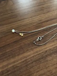 パールとゴールドチャームのネックレス