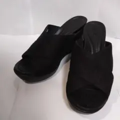 【美品】crocs クロックス ウェッジソール サンダル ブラック W6のサムネイル