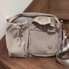 ベージュ　ディズニー ショルダーバッグ お土産トート付