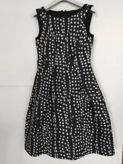Max Mara マックス・マーラ 水玉模様 ノースリーブ ひざ丈ワンピースのサムネイル