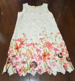【値下げ】BE RADIANCE 花柄刺繍 ノースリーブワンピース