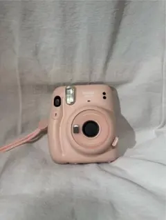 【美品】チェキカメラ　instax mini 11 インスタントカメラ　ピンク