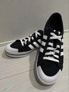 レディース　adidas スニーカー　24.5センチ